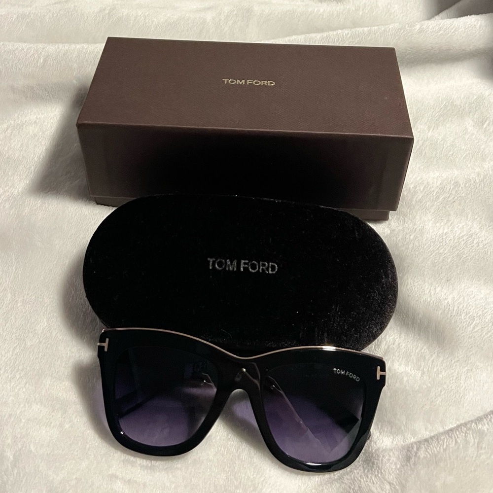 Authentic Tom Ford Julie Sunglasses FT0685- black smoke with gold accent